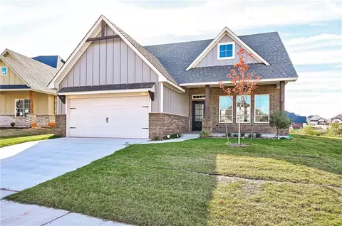 18720 Autumn Grove Dr, Edmond, OK 73012