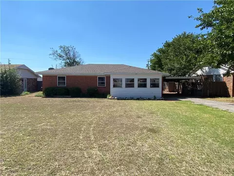 624 E Benton St, Sayre, OK 73662 photo 1