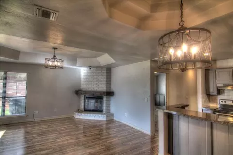 2112 Meench Dr, Moore, OK 73170 photo 1
