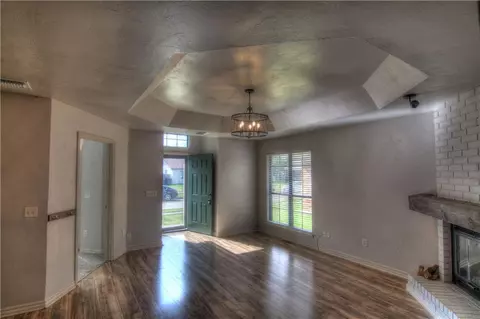 2112 Meench Dr, Moore, OK 73170 photo 5