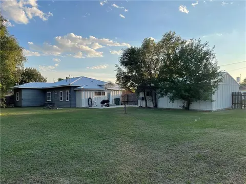 301 E 3rd St, Duke, OK 73532 photo 25