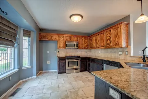 212 Midway Dr, Norman, OK 73072 photo 11