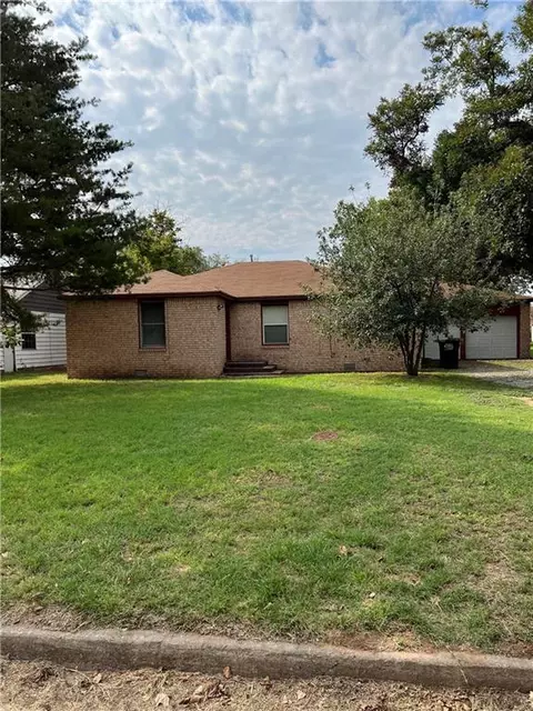 709 E Main St, Tipton, OK 73570 photo 2