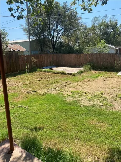 709 E Main St, Tipton, OK 73570 photo 18