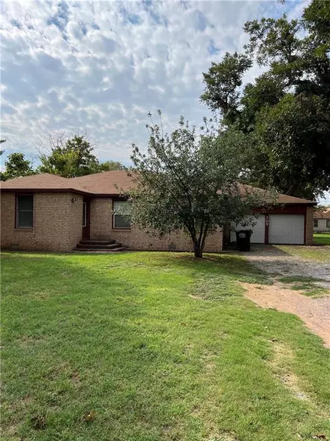 709 E Main St, Tipton, OK 73570 photo 1