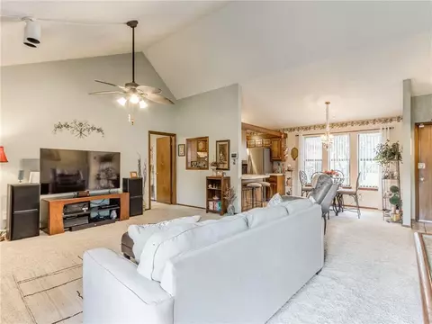 213 Crest Pl, Norman, OK 73071 photo 4