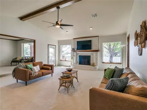 2002 Crestmont Dr, Duncan, OK 73533 photo 3