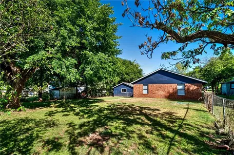 413 E 11th St, Chandler, OK 74834 photo 4
