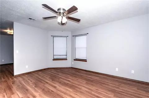 413 E 11th St, Chandler, OK 74834 photo 17