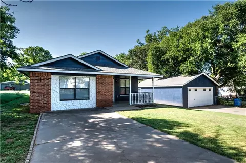 413 E 11th St, Chandler, OK 74834 photo 1