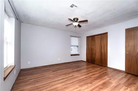 413 E 11th St, Chandler, OK 74834 photo 8