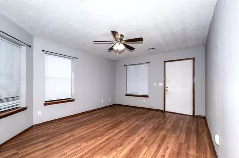 413 E 11th St, Chandler, OK 74834 photo 7