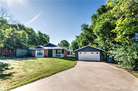 413 E 11th St, Chandler, OK 74834 photo 2