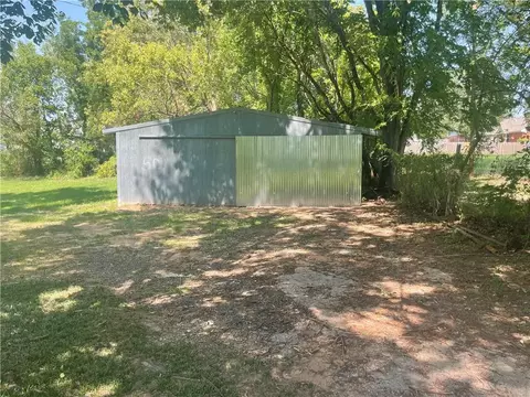 502 E 6th St, Chandler, OK 74834 photo 2
