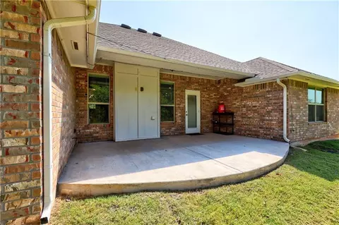 2313 N Fork Dr, Moore, OK 73160 photo 31