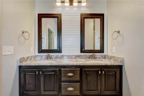 2313 N Fork Dr, Moore, OK 73160 photo 19
