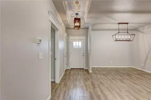 2313 N Fork Dr, Moore, OK 73160 photo 5
