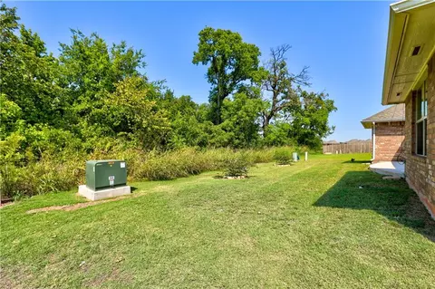 2313 N Fork Dr, Moore, OK 73160 photo 34