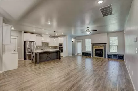 2313 N Fork Dr, Moore, OK 73160 photo 8