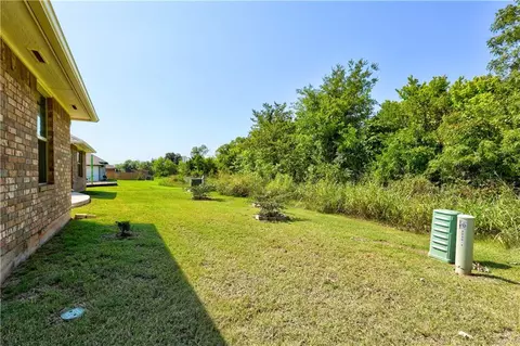 2313 N Fork Dr, Moore, OK 73160 photo 32