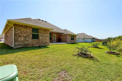 2313 N Fork Dr, Moore, OK 73160 photo 33