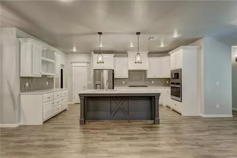 2313 N Fork Dr, Moore, OK 73160 photo 12