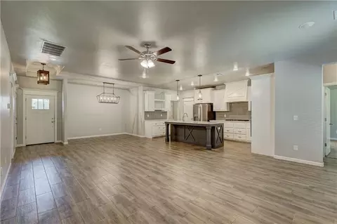 2313 N Fork Dr, Moore, OK 73160 photo 11