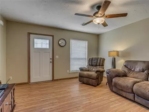 522 Eischen Ave, Okarche, OK 73762 photo 4