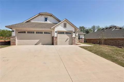 905 Dahlia Ln, Noble, OK 73068