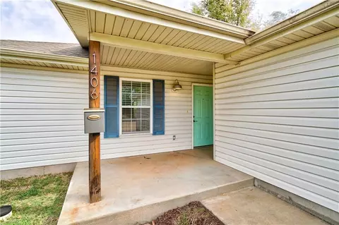 1406 E Harrison Ave, Guthrie, OK 73044 photo 2