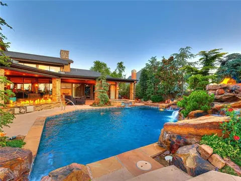 5809 Oak Tree Rd, Edmond, OK 73025 photo 2