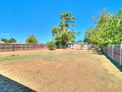 20799 Silver St, Harrah, OK 73045 photo 5