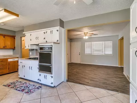 20799 Silver St, Harrah, OK 73045 photo 19