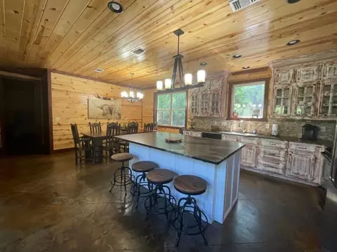 511 Long Pine Trl, Broken Bow, OK 74728 photo 4