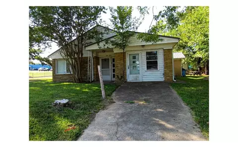 412 E Central St, Hugo, OK 74743 photo 10