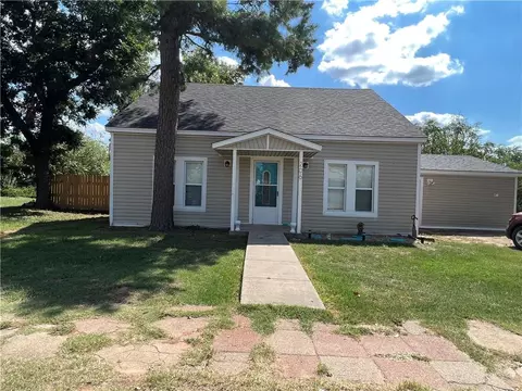 206 E 2nd St, Cement, OK 73017 photo 2