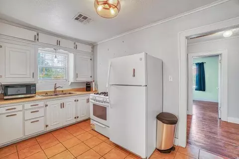 817 Elm, Altus, OK 73521 photo 10