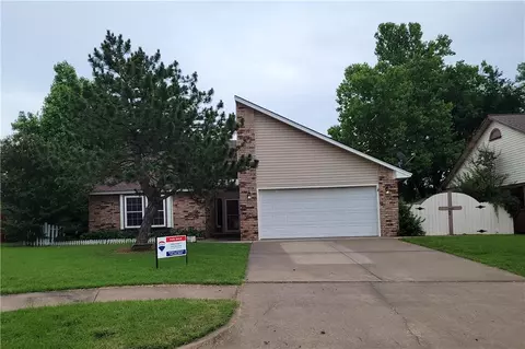 2624 Andrea Ct, Moore, OK 73160