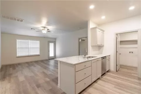 407 Grove St, Perry, OK 73077 photo 4