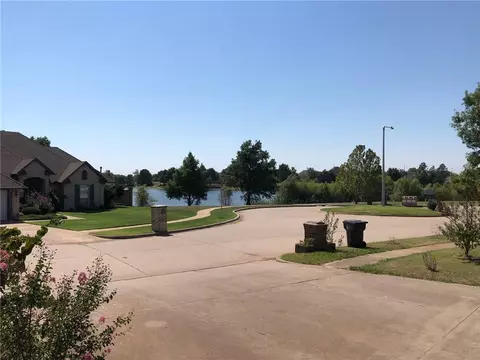 2821 Edgewater Ct, Norman, OK 73071 photo 23