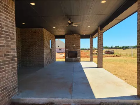 1129 Kimberlin Ln, Tuttle, OK 73089 photo 2