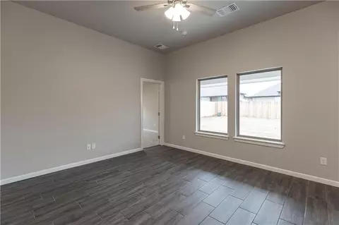 2913 Warwick Way, Moore, OK 73160 photo 13