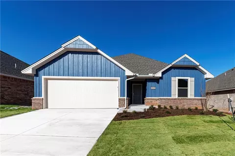 2913 Warwick Way, Moore, OK 73160 photo 2