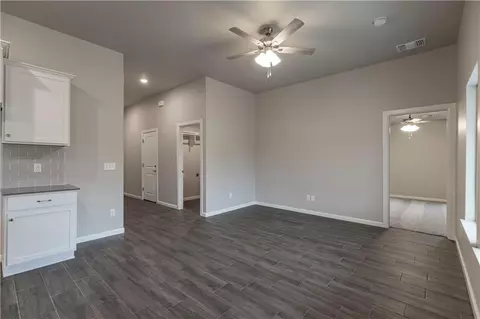 2913 Warwick Way, Moore, OK 73160 photo 12