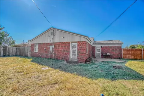 1068 Dill St, Altus, OK 73521 photo 32