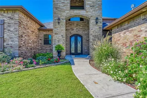 2200 Quail Creek Dr, Norman, OK 73026