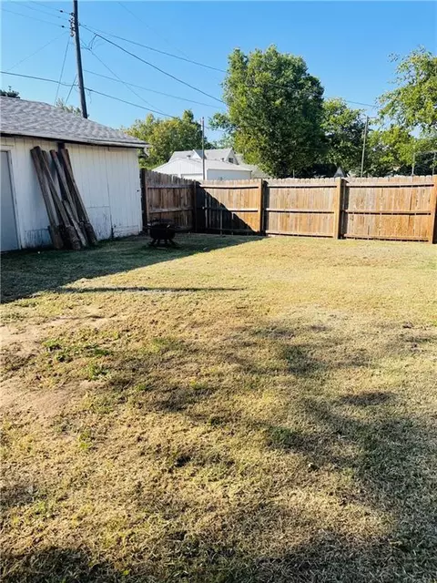 332 N Kickapoo Ave, Shawnee, OK 74801 photo 25
