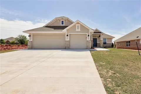 2928 SE 24 St, Moore, OK 73160