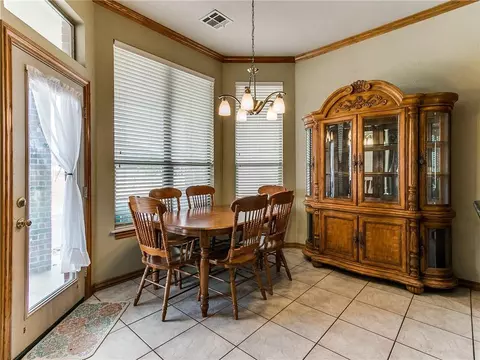813 Grandview Rd, Tuttle, OK 73089 photo 9