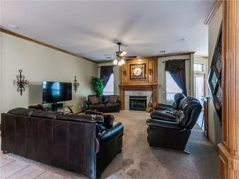 813 Grandview Rd, Tuttle, OK 73089 photo 3